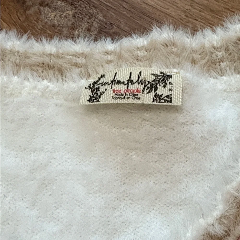 Free People Intimately Best Weekend Tee Fuzzy Sweater Small - Picture 5 of 6